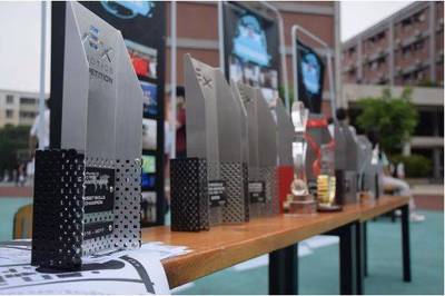 記《成都日?qǐng)?bào)》報(bào)道我校聯(lián)盟學(xué)校電子科技大學(xué)實(shí)驗(yàn)中學(xué)